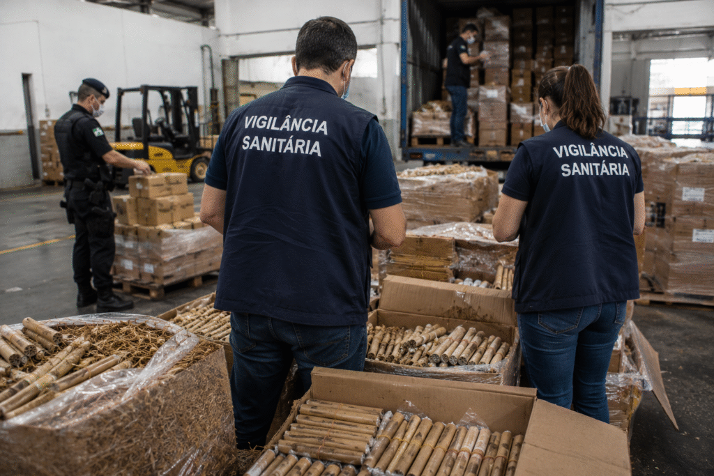 anvisa-apreende-mais-de-120-mil-caixas-de-cigarros-de-palha-irregulares-em-operacao-de-fiscalizacao
