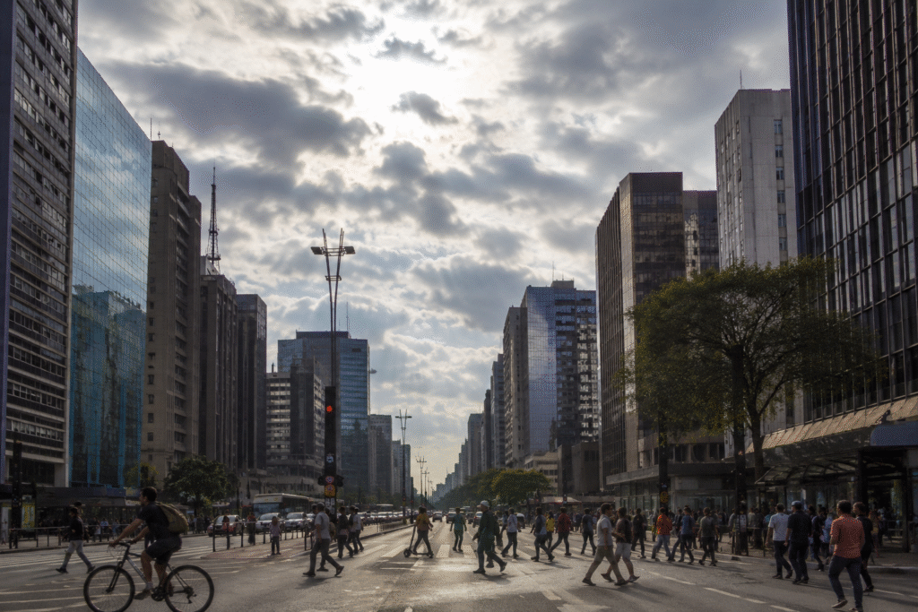 sexta-feira-tera-sol-entre-muitas-nuvens-em-sao-paulo,-aponta-defesa-civil