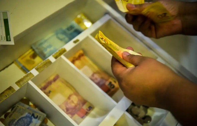 novo-desenrola-brasil:-saiba-como-renegociar-dividas-com-fgts-e-descontos-de-ate-90%