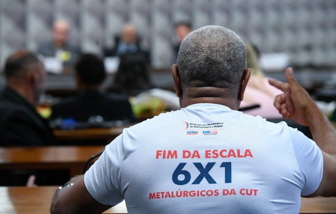 camara-aprova,-em-dois-turnos,-pec-pelo-fim-da-escala-6×1