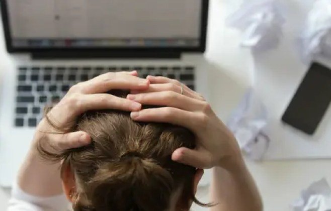 novas-regras-sobre-saude-mental-no-trabalho-entram-em-vigor-e-exigem-mudanca-cultural-nas-empresas