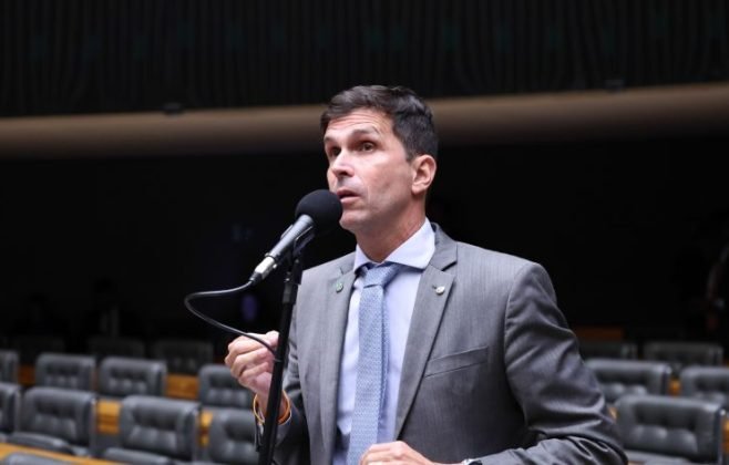 comissao-aprova-regras-nacionais-de-seguranca-para-escolas-de-natacao-infantil