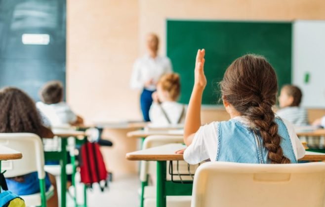 sancionada-lei-que-reajusta-piso-salarial-dos-professores-da-educacao-basica-para-r$-5,1-mil