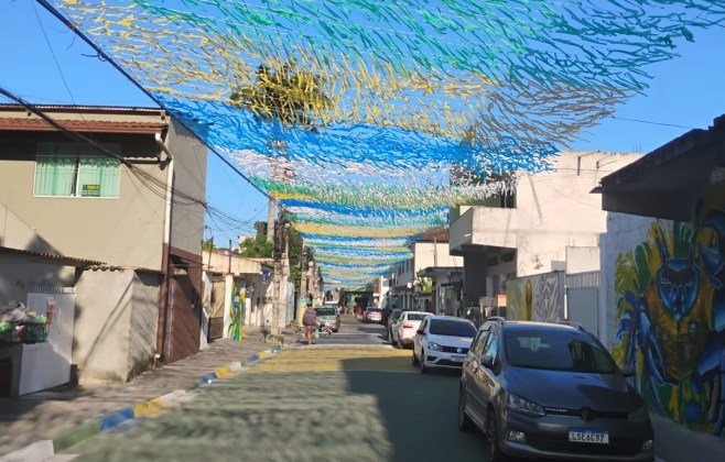 em-ritmo-de-copa:-moradores-do-bairro-nova-esperanca-transformam-rua-em-simbolo-de-tradicao-e-alegria,-em-rio-das-ostras