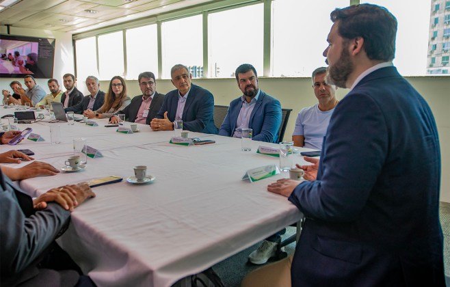 prefeitos-e-petrobras-se-reunem-para-planejar-investimento-bilionario-e-mais-petroleo-para-a-regiao