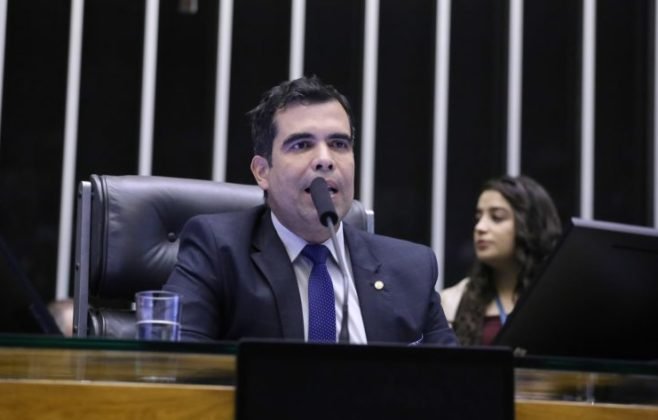 comissao-aprova-cancelamento-gratuito-de-passagem-aerea-por-doenca-ou-morte-na-familia