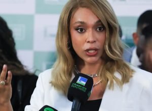 erika-hilton-pede-ao-stf-bloqueio-das-contas-de-eduardo-bolsonaro