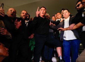 bolsonaristas-dominam-redes-apos-operacao-da-pf-contra-bolsonaro,-diz-levantamento 