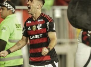 flamengo-vence-o-galo-e-e-o-novo-lider-do-campeonato-brasileiro
