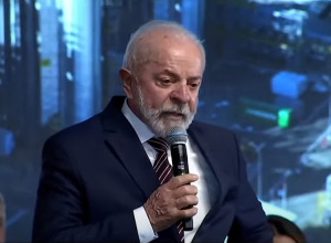 as-vesperas-do-tarifaco,-lula-pede-que-trump-reflita-importancia-do-brasil