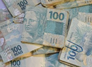 brasil-tem-2a-maior-taxa-de-juros-real-no-mundo-com-selic-a-15%;-veja-lista