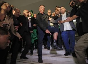 datafolha:-48%-dos-brasileiros-acham-que-bolsonaro-deveria-ser-preso