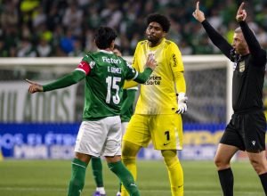 cabecada,-isqueiro-e-mais:-todas-as-polemicas-de-palmeiras-x-corinthians