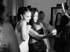 selena-gomez-posta-foto-com-maisa,-que-se-choca:-“nao-sei-o-que-respondi”