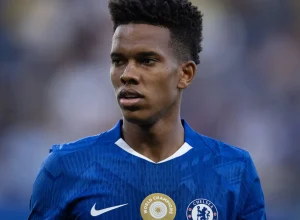 estevao-brilha,-e-ovacionado-na-estreia,-e-chelsea-vence-amistoso