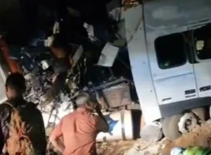 acidente-entre-onibus-e-carreta-deixa-11-mortos-e-mais-de-40-feridos-no-mt