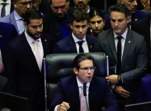 saiba-quem-sao-os-14-deputados-que-podem-ser-punidos-por-motim-e-o-que-pode-acontecer-com-cada-um