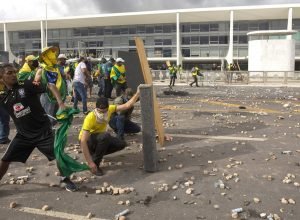 mais-de-1,1-mil-pessoas-ja-foram-responsabilizadas-pelo-8-de-janeiro