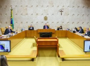 barroso-e-fux-discutem-em-sessao-do-stf