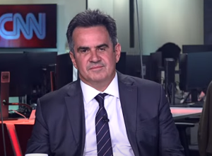 “vamos-desembarcar”,-acena-ciro-ao-governo-lula-na-superfederacao
