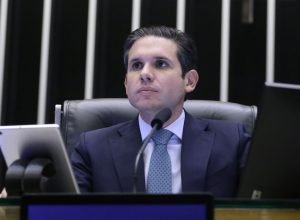 hugo-ressuscita-analise-de-texto-que-amplia-protecao-a-parlamentares