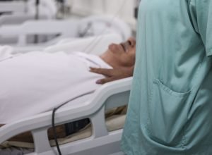 medicos-do-trabalho-lancam-guia-com-cuidados-para-evitar-adoecimento