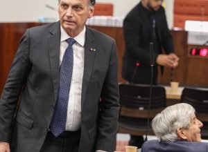 bolsonaro-tem-ate-20h34-de-hoje-para-explicar-a-moraes-plano-de-asilo