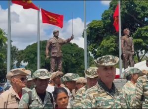 venezuelanos-fazem-fila-para-integrar-milicia-apos-apelo-de-maduro