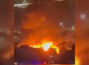 queda-de-balao-provoca-dois-incendios-simultaneos-em-santo-andre,-sp