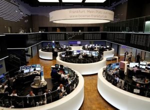 acoes-europeias-recuam-apos-alta-induzida-por-discurso-de-powell