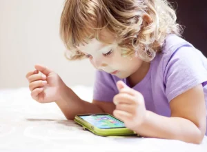telas-causam-aumento-exponencial-de-miopia-infantil