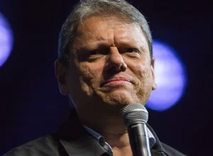 gabinetes-da-base-de-tarcisio-na-alesp-tem-elo-politico-com-investigados-pela-pf