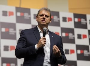 tarcisio-vai-a-brasilia-em-dia-julgamento-de-bolsonaro