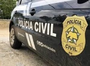 mae-rasga-roupas,-tenta-matar-bebe-de-3-meses-por-vinganca-e-acaba-presa