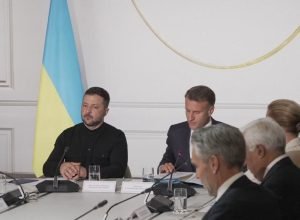 lideres-europeus-se-reunem-com-zelensky-para-discutir-garantias-a-ucrania