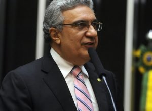 laurez-moreira-assume-governo-do-tocantins-e-exonera-secretarios