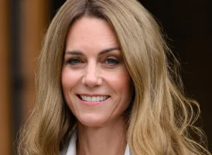 kate-middleton-loira?-“fez-isso-para-facilitar-transicao-para-o-grisalho”