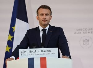 analise:-em-nova-crise,-franca-parece-ter-se-tornado-ingovernavel