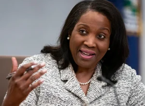 governo-dos-eua-volta-acusar-cook-de-fraude-e-beneficios-com-cargo-no-fed