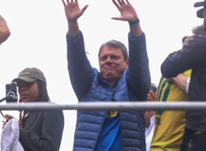 tarcisio-assume-papel-de-antagonista-a-lula-ao-escalar-tom-bolsonarista-e-prepara-embate-para-2026