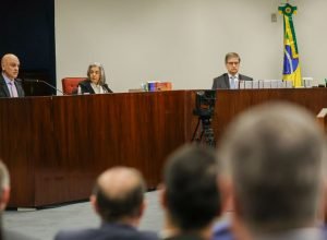 moraes-vota-pela-condenacao-de-bolsonaro-e-outros-sete-reus