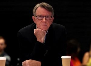 reino-unido-demite-embaixador-nos-eua-por-ligacao-com-jeffrey-epstein