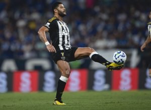atletico-mg:-hulk-lamenta-eliminacao-para-o-cruzeiro-e-faz-promessa