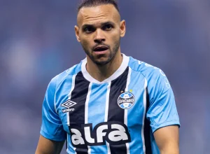 gremio-enfrenta-o-mirassol,-sensacao-do-brasileiro,-com-o-apoio-da-arena-lotada