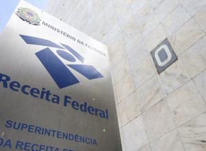 receita-apreende-em-dois-navios-no-rio-carga-de-combustivel-irregular