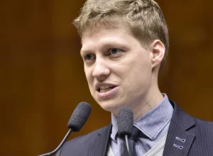 corregedor-da-camara-pede-suspensao-de-3-deputados-envolvidos-em-motim