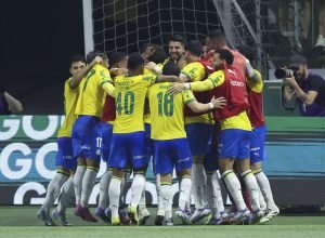 com-dois-de-andreas-pereira,-palmeiras-goleia-o-fortaleza-pelo-brasileiro
