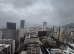 primavera-chega-ao-rio-com-frente-fria,-chuva-e-ventos-moderados