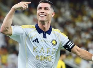 cristiano-ronaldo-decide,-e-al-nassr-vence-classico-pela-liga-saudita