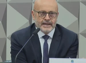 mendonca-vota-para-manter-prisao-de-suspeitos-por-fraude-no-inss